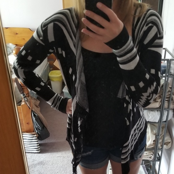 Black & white aztec fringe cardigan - Picture 2 of 5